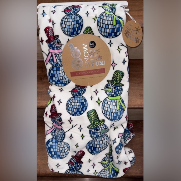 Super Cute Snowman ☃️ Disco plush blanket throw 50” x 70” by Snow Much Fun - NEW - Picture 6 of 9